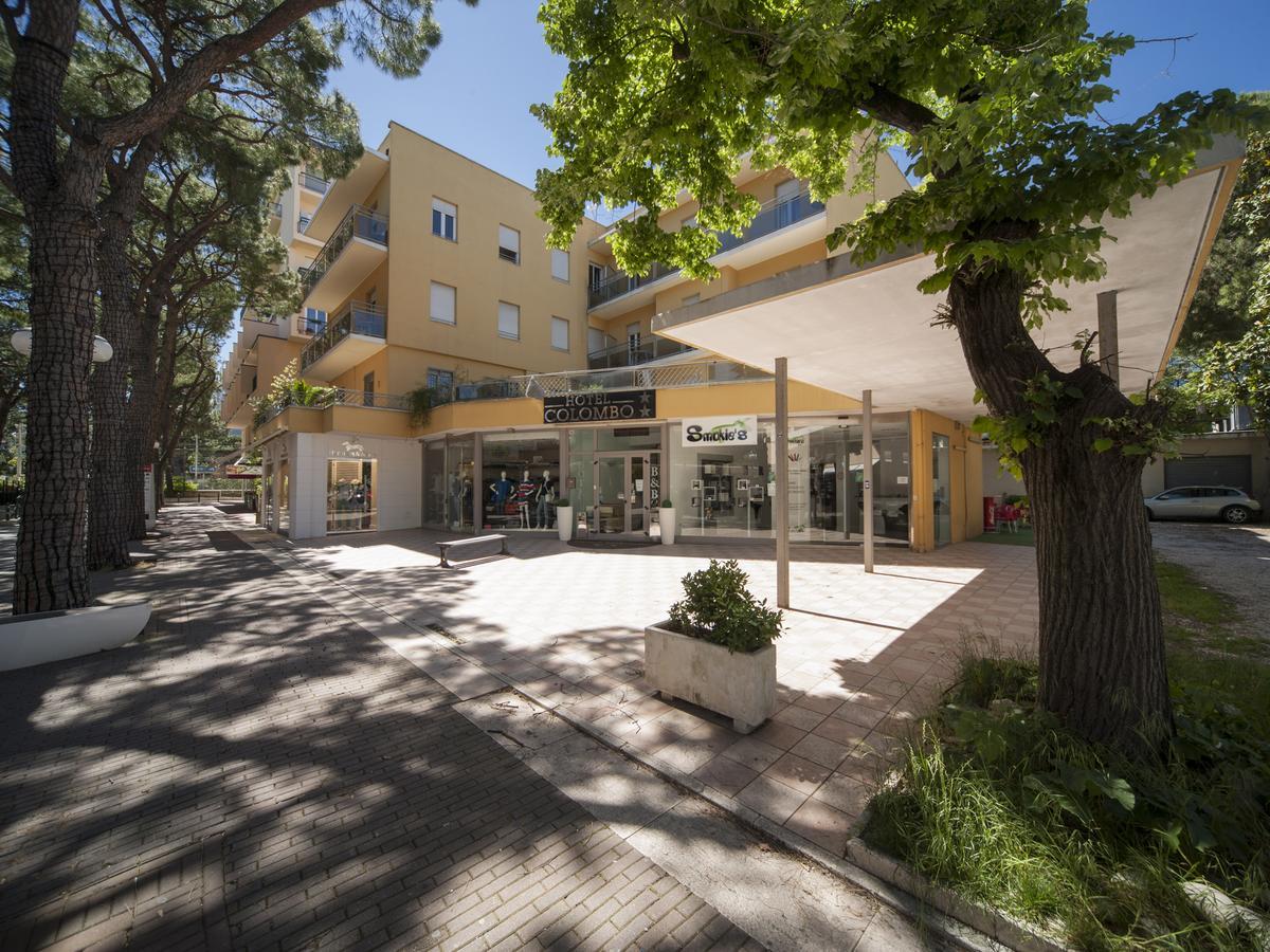 Hotel Colombo Riccione Exteriör bild