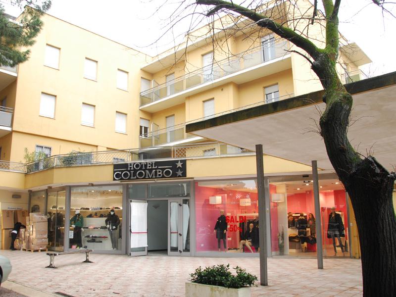 Hotel Colombo Riccione Exteriör bild